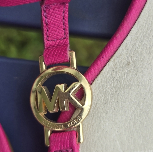 Michael Kors Nora Wedge Sandals Sz 10M Shoes Raspberry Pink Thong Logo Leather - Picture 8 of 15